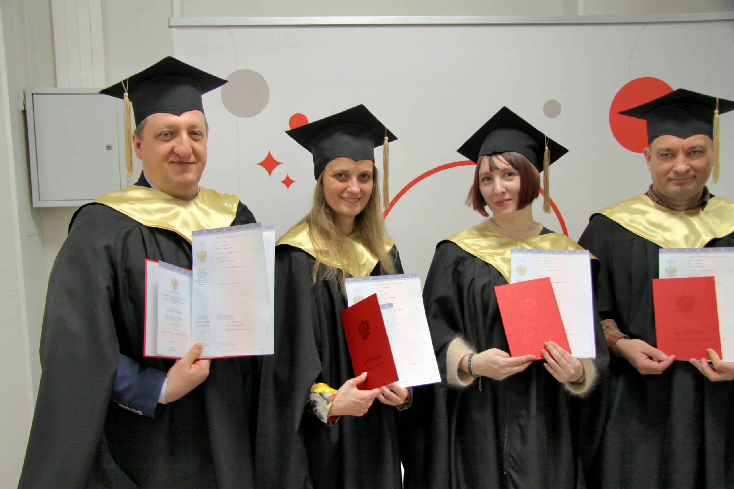 Вручение дипломов выпускникам магистратуры прошло в ИЦО