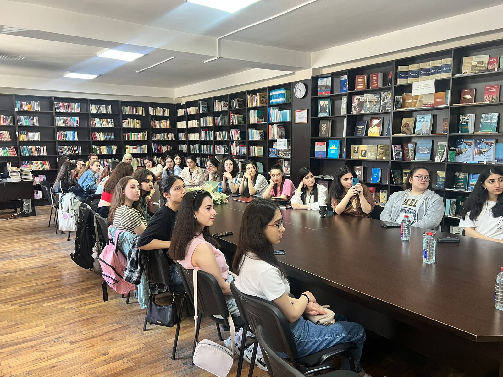 Сотрудничество Азербайджанского университета языков и ИИЯ продолжается