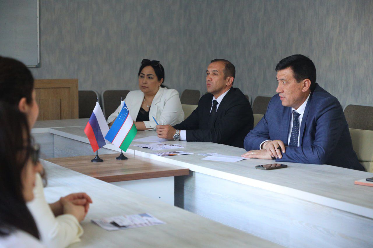 Делегация ИИЯ посетила Самаркандский государственный институт иностранных языков