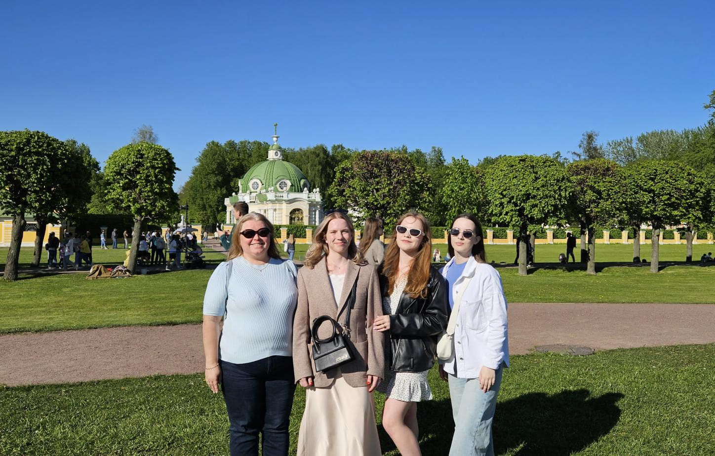Атмосфера лета дворянской эпохи: студенты МГПУ посетили усадьбу Кусково